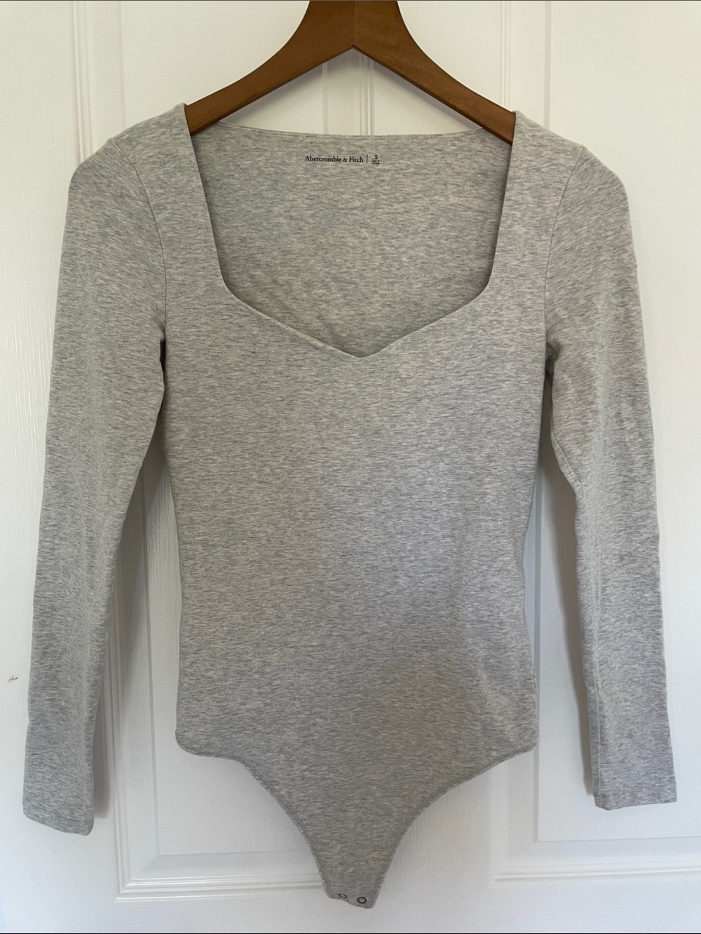 Abercrombie & Fitch Light Gray Long-Sleeve Square-Neck Bodysuit